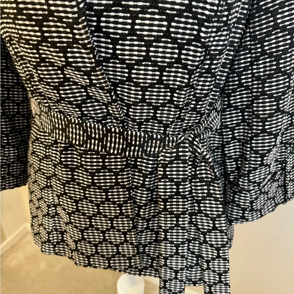 Peck & Peck Black and White Geometric Pattern Front Tie 3/4 Sleeve Jacket NWT - Picture 3 of 10